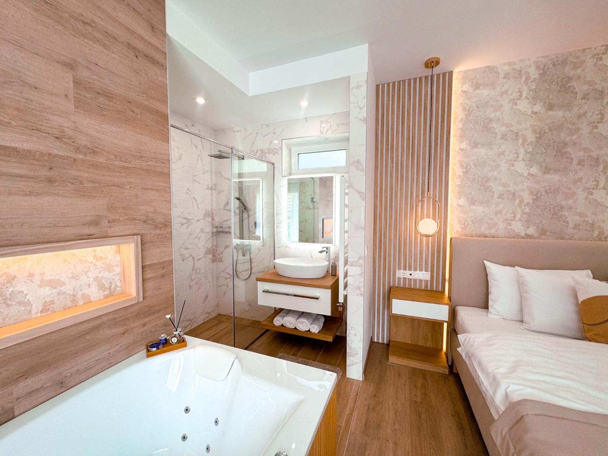טיהאני Twin Premium Apartman מראה חיצוני תמונה